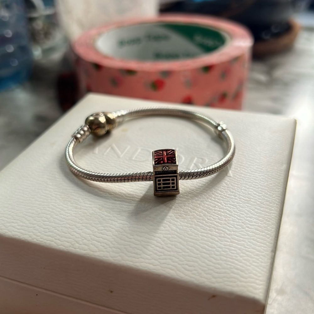 Pandora charm | London phone booth | Pandora London phone booth charm | Pandora